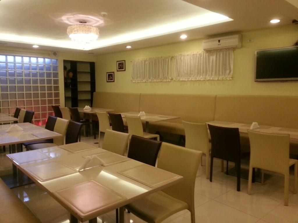The Center Suites Cebu Extérieur photo