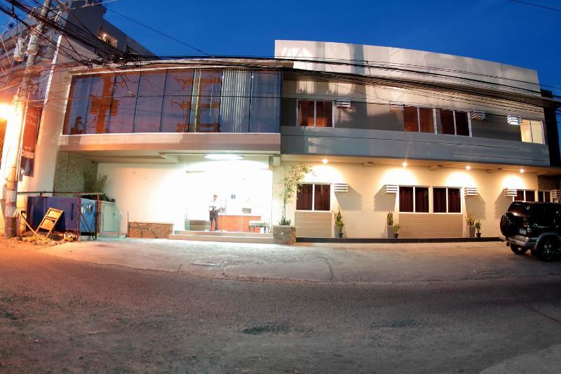 The Center Suites Cebu Extérieur photo