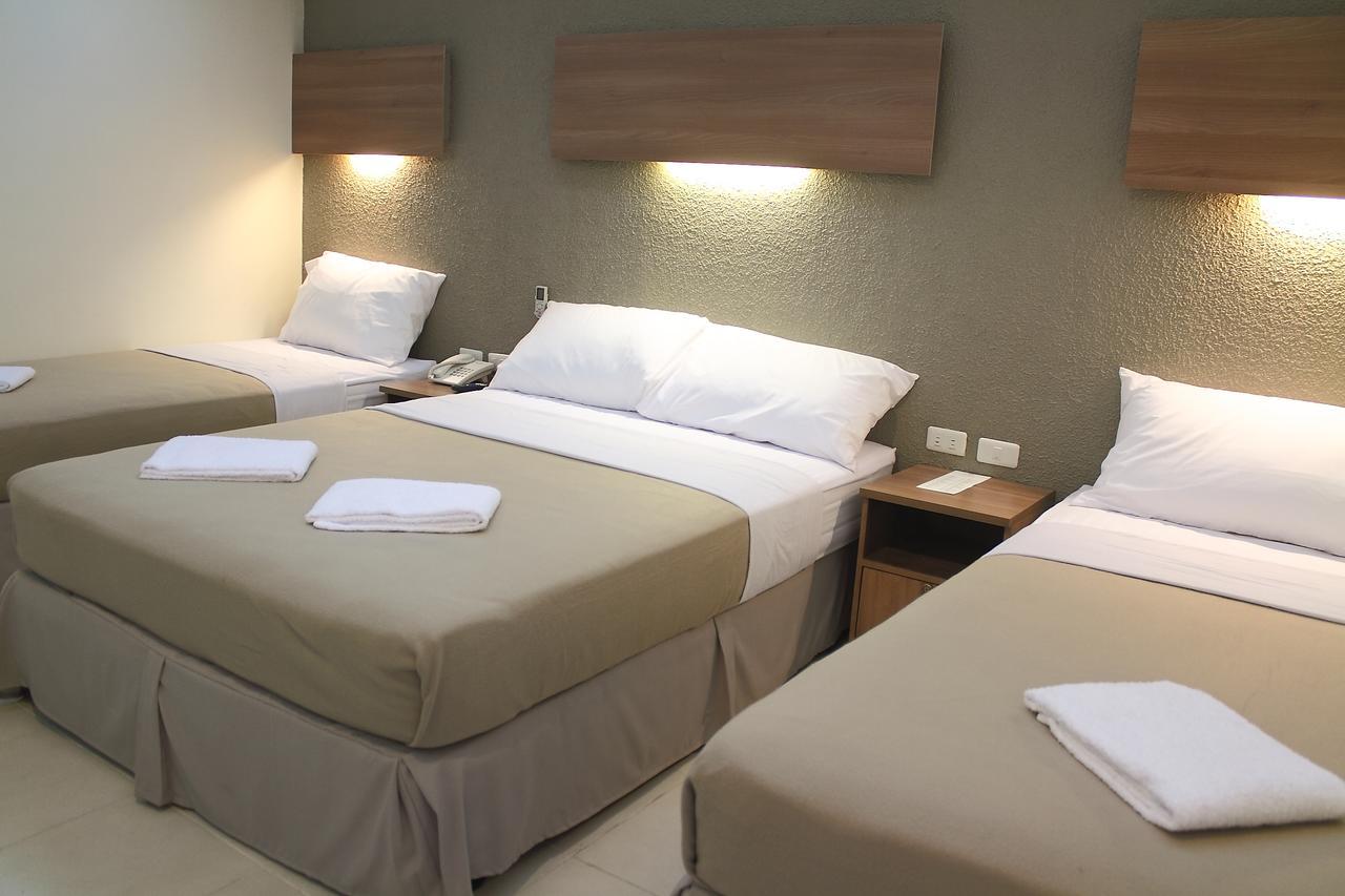 The Center Suites Cebu Extérieur photo