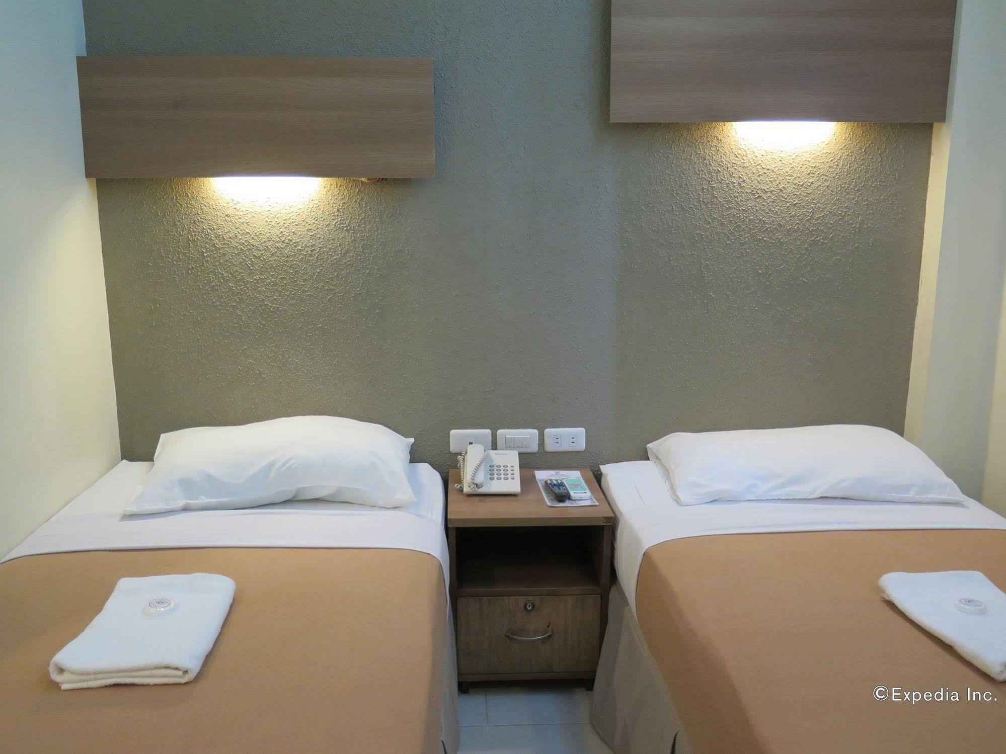 The Center Suites Cebu Extérieur photo