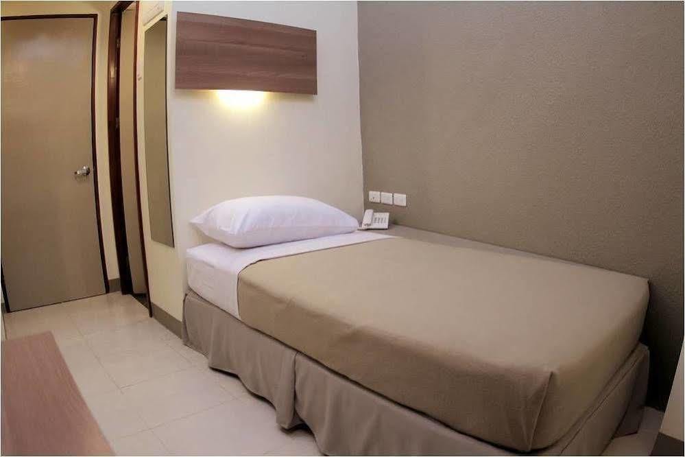The Center Suites Cebu Extérieur photo