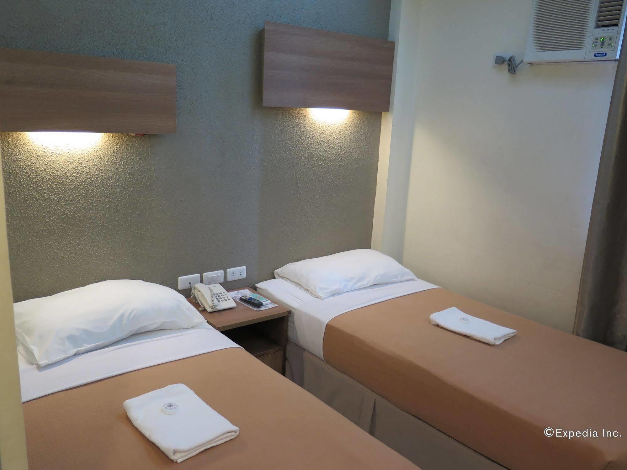 The Center Suites Cebu Extérieur photo