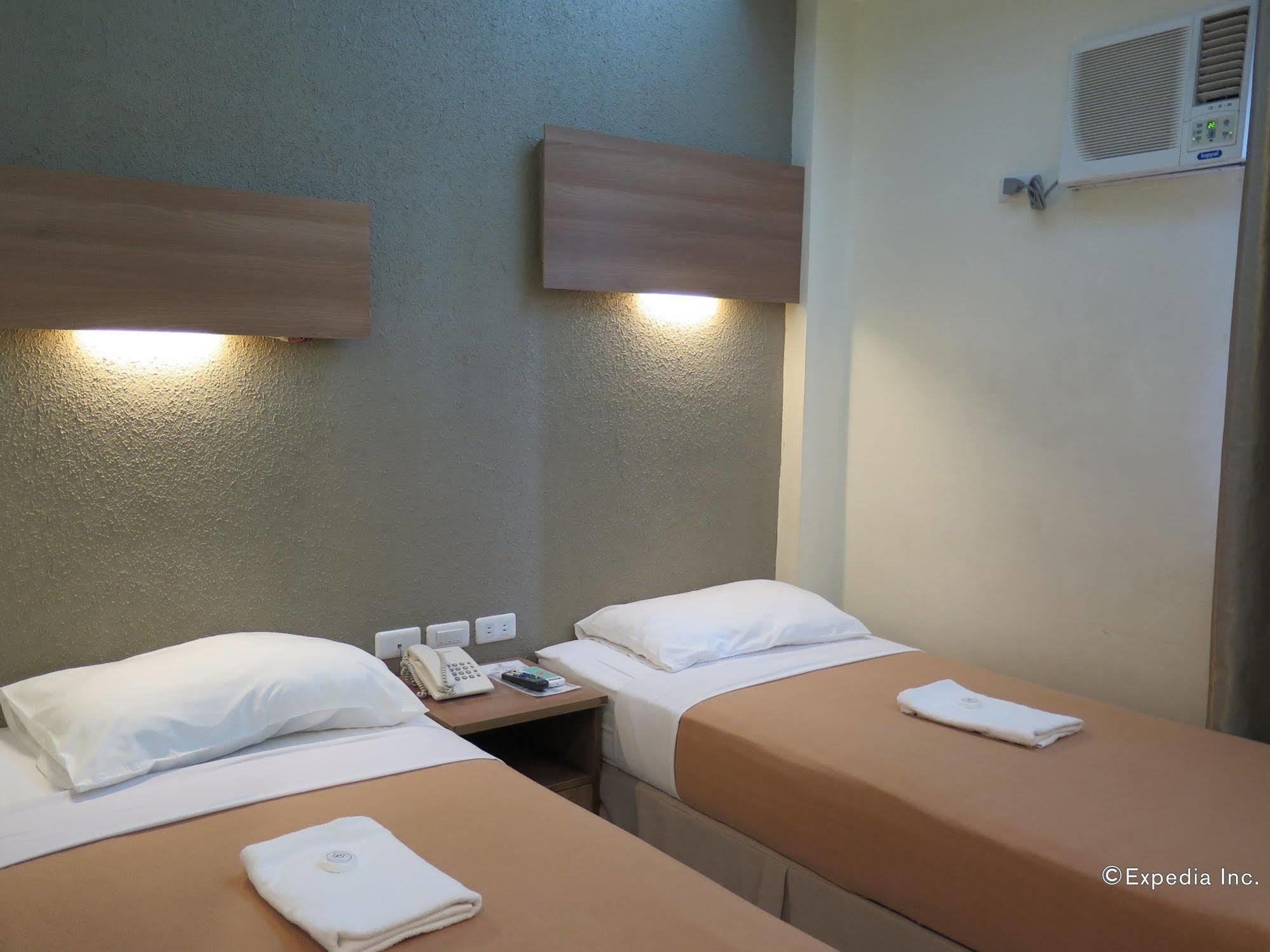 The Center Suites Cebu Extérieur photo