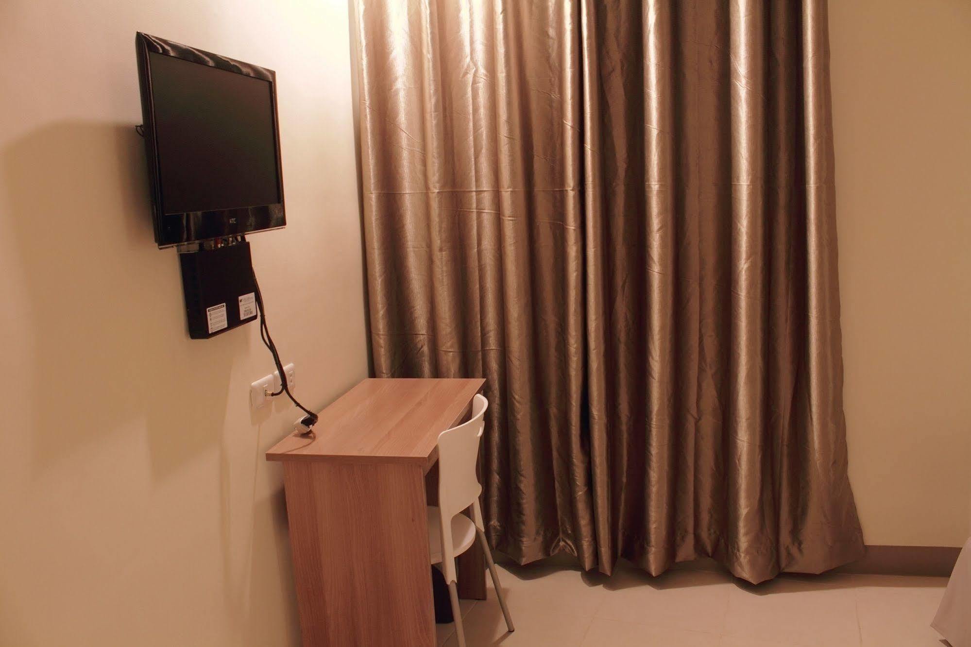 The Center Suites Cebu Extérieur photo