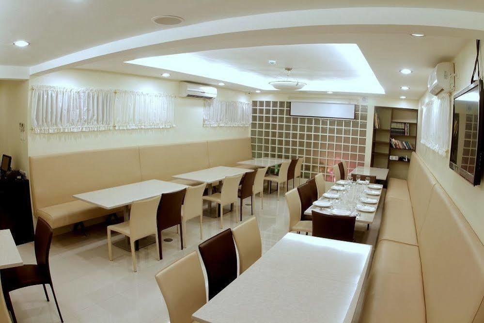The Center Suites Cebu Extérieur photo
