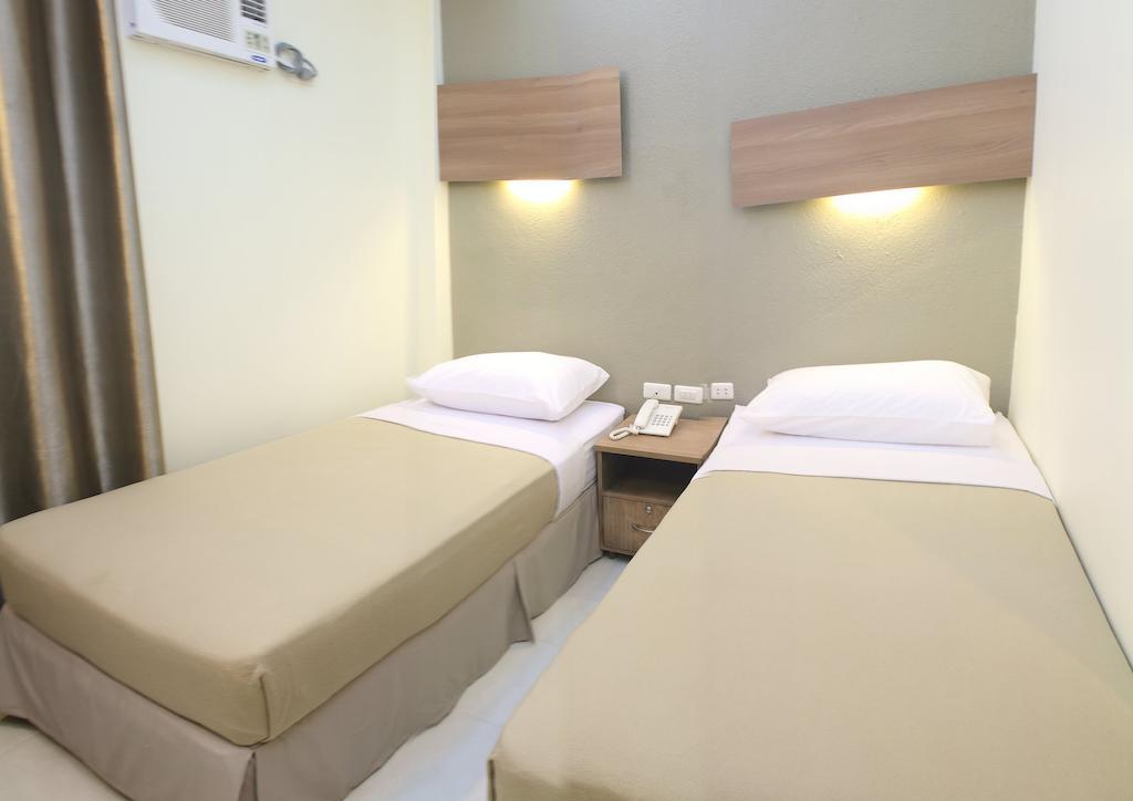 The Center Suites Cebu Extérieur photo